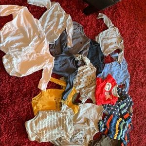 Lot of 23 one pieces all GAP - 6-12 months